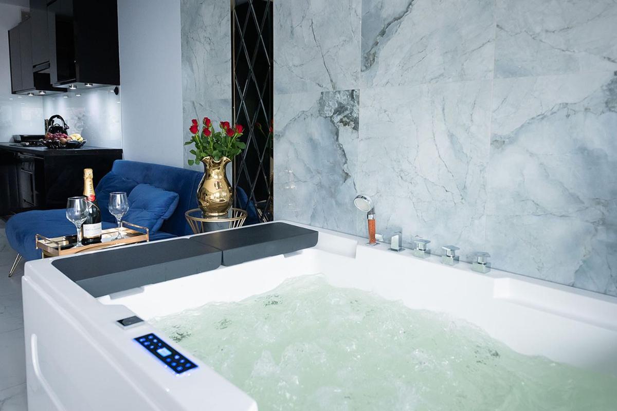 Apartament Jacuzzi Гдиня Екстериор снимка